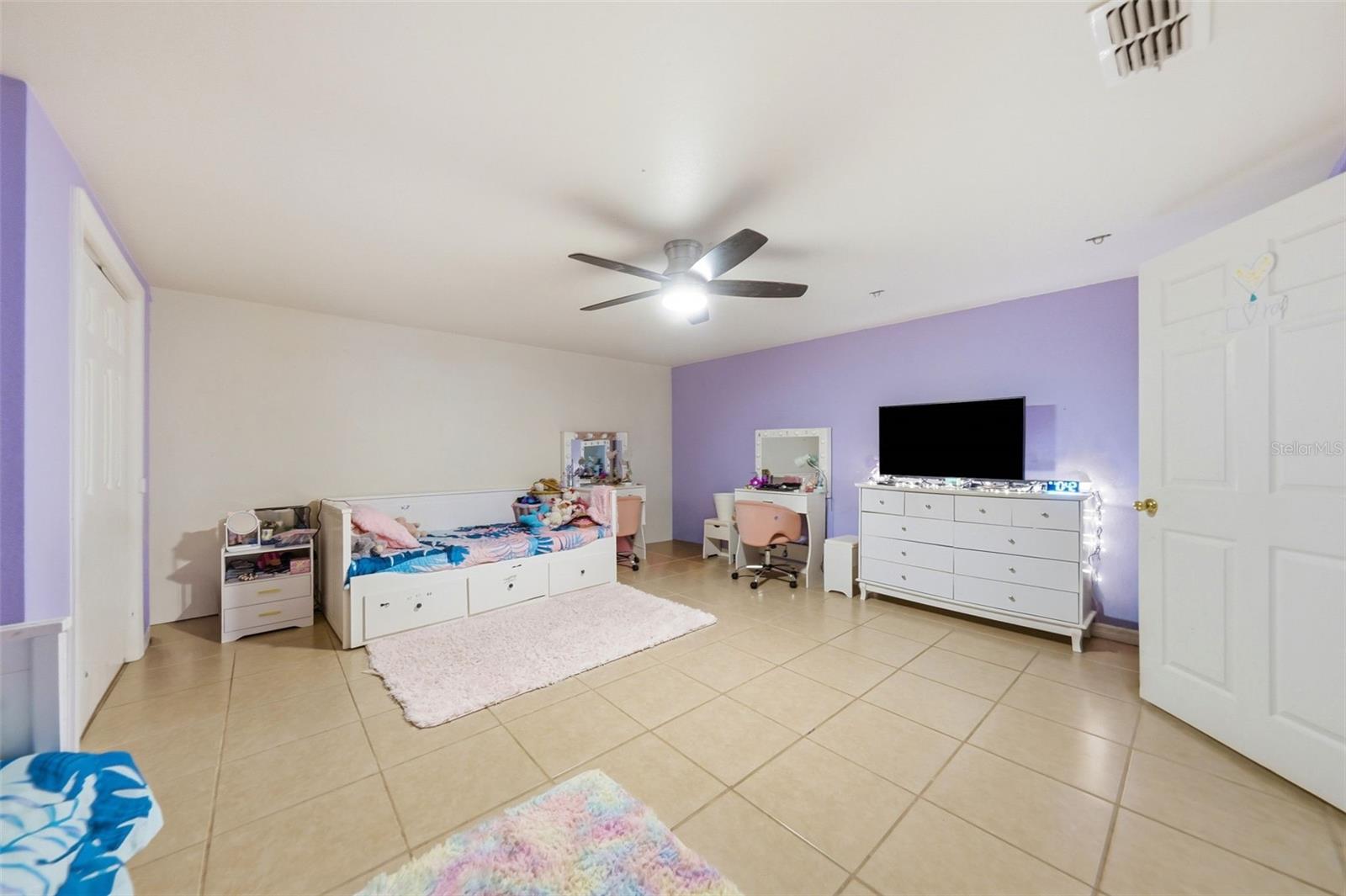 112 E Gardenia St Property Photo 33