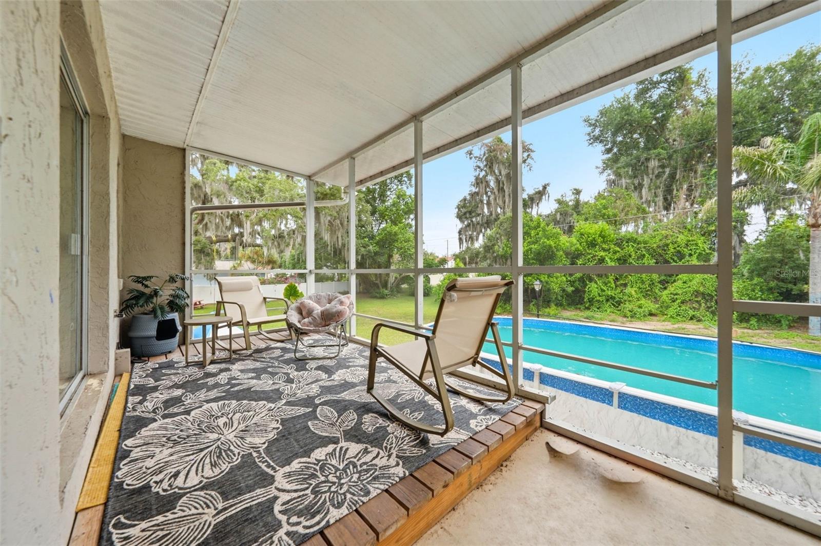 112 E Gardenia St Property Photo 42