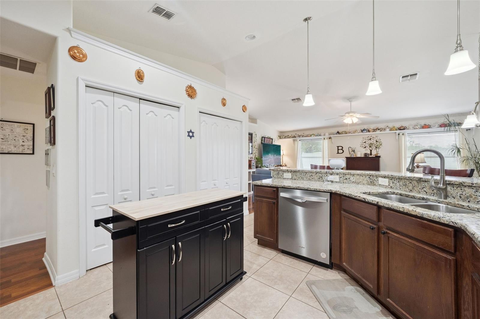 2243 Wolf Ridge Ln Property Photo 25