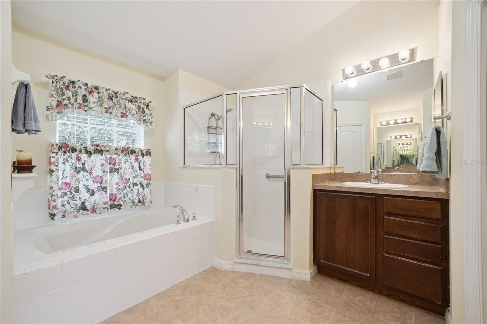 2243 Wolf Ridge Ln Property Photo 32