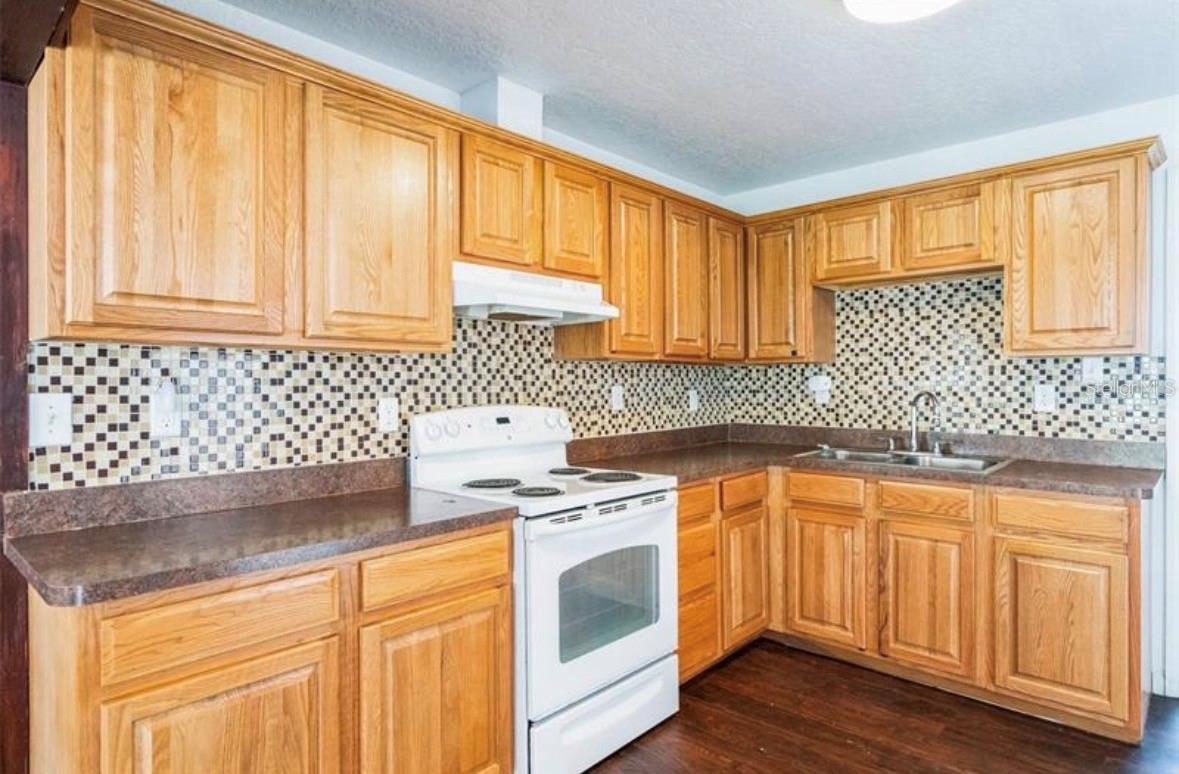 612 Kensington St Property Photo 8