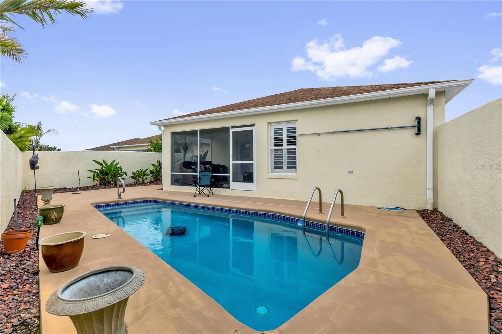 1214 San Bernardo Rd Property Photo 2