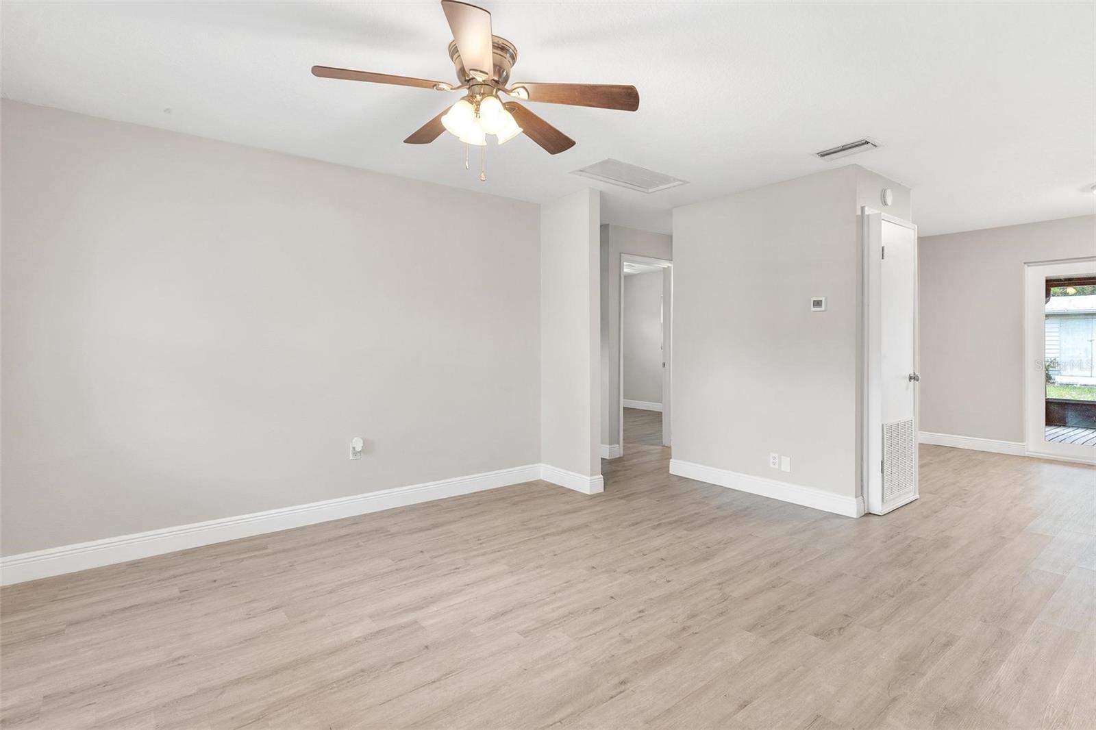 35904 Dawn Dr Property Photo 15