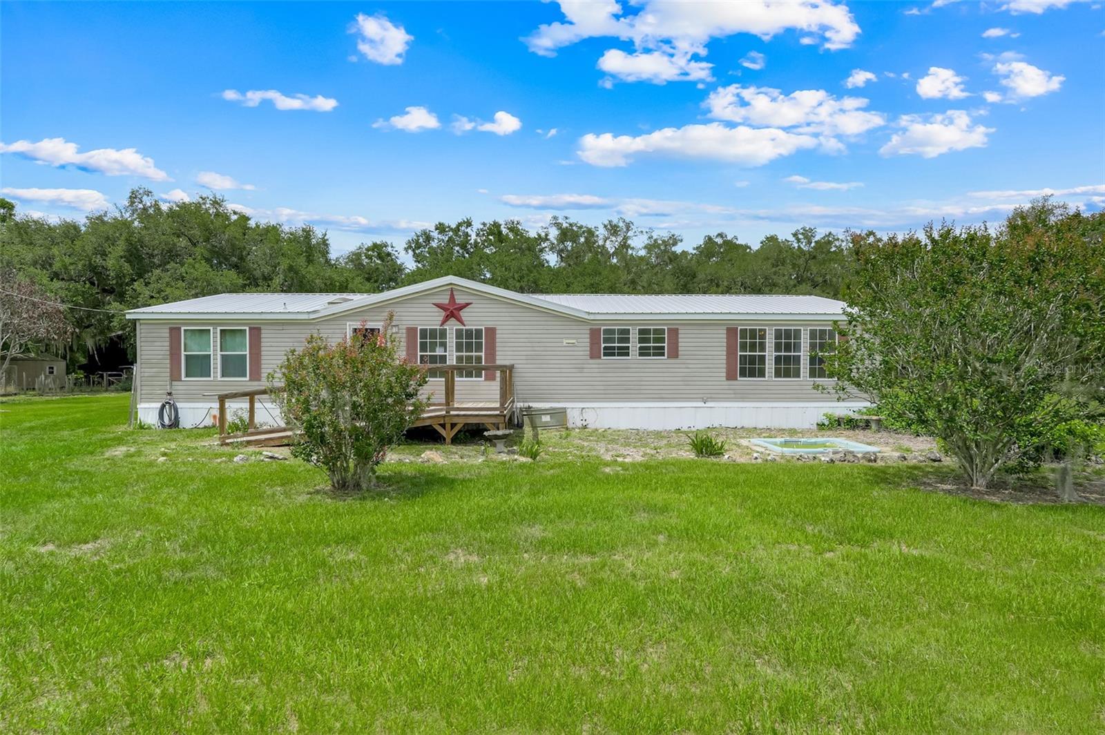 21301 Quail Hammock Ln Property Photo 4
