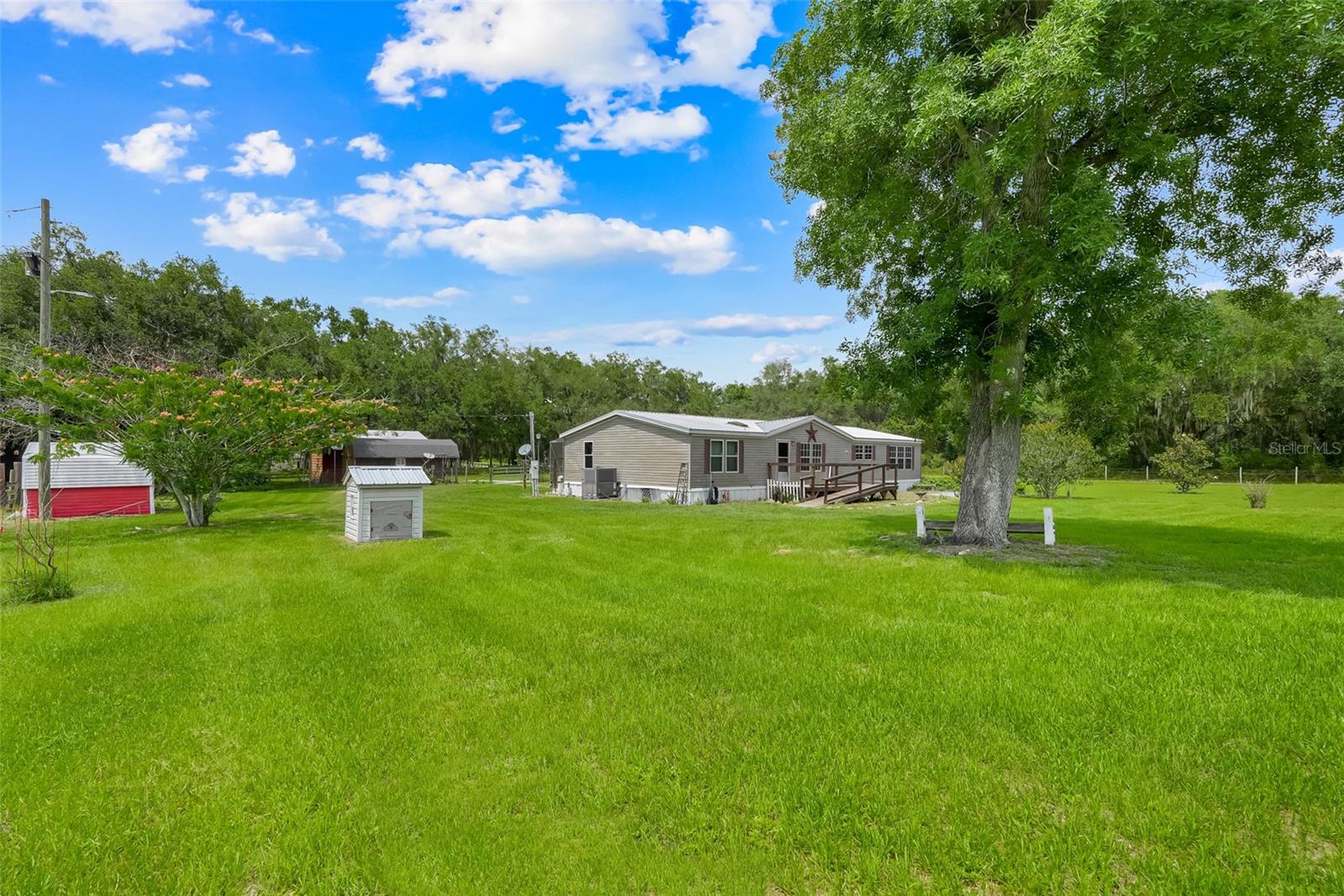 21301 Quail Hammock Ln Property Photo 5