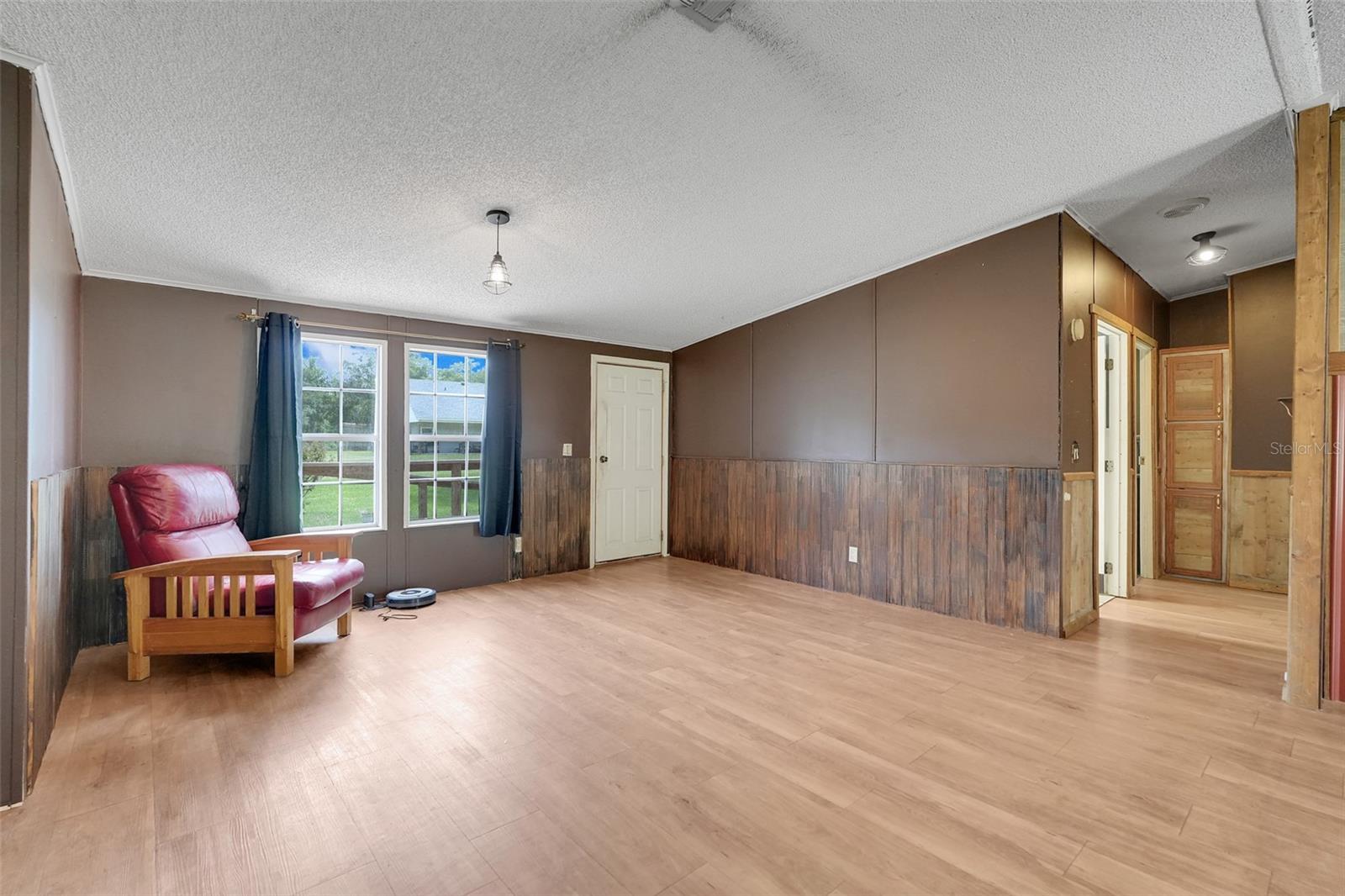 21301 Quail Hammock Ln Property Photo 12