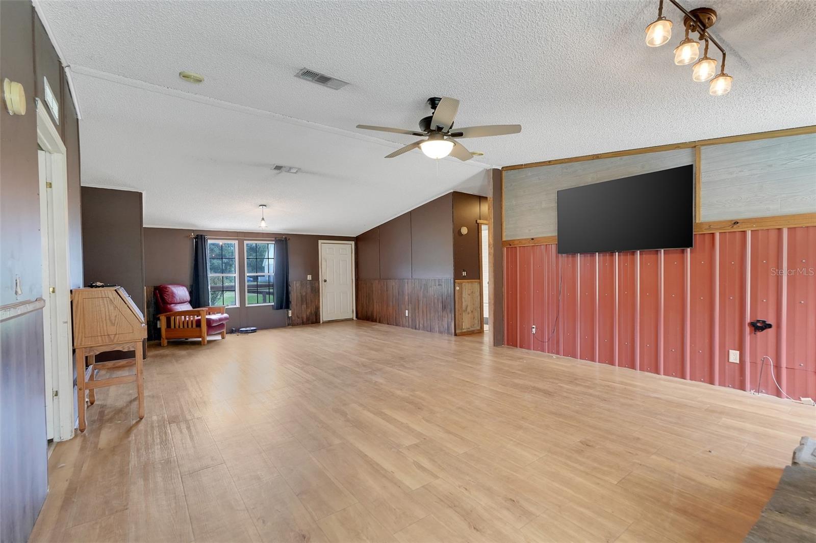 21301 Quail Hammock Ln Property Photo 14