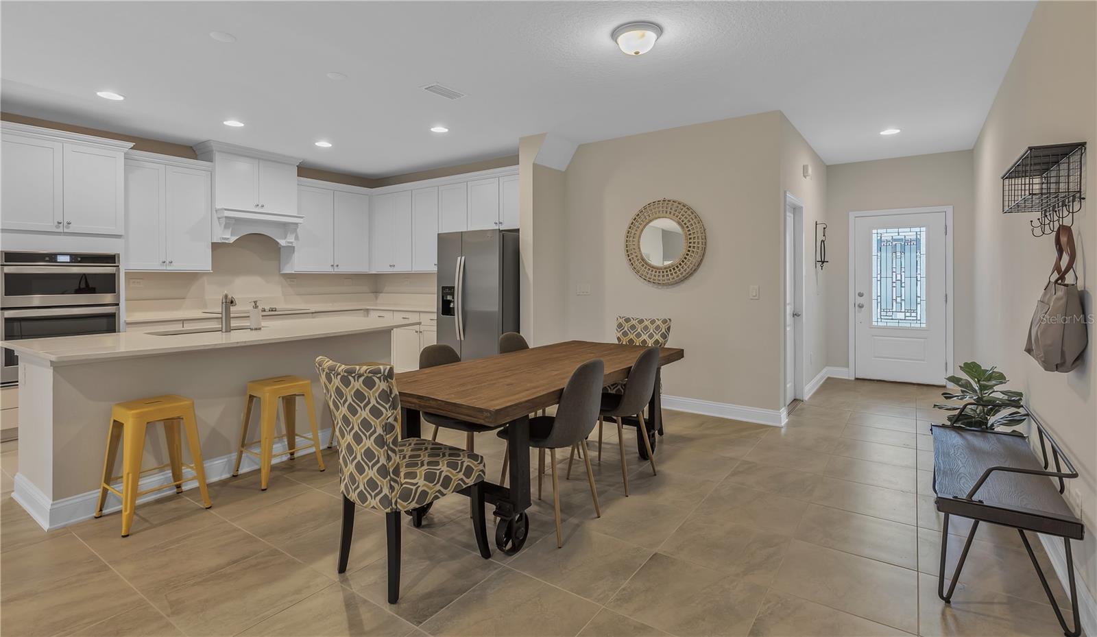 7534 Sea Oak Ct Property Photo 4