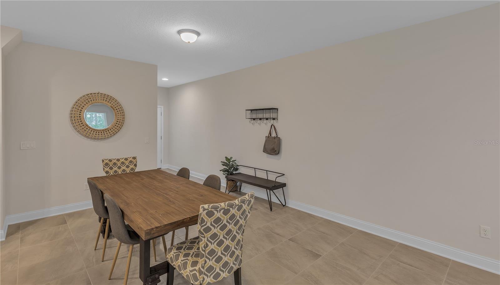 7538 Sea Oak Ct Property Photo 6