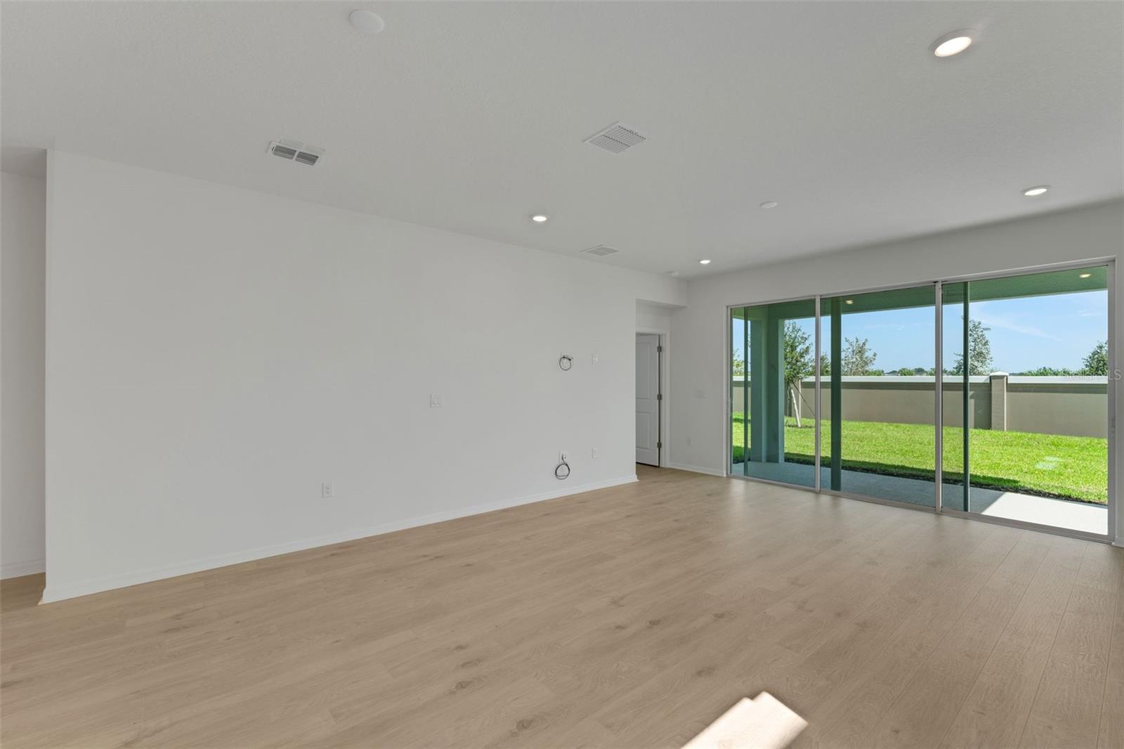 8112 Sunny Point Trl Property Photo 16