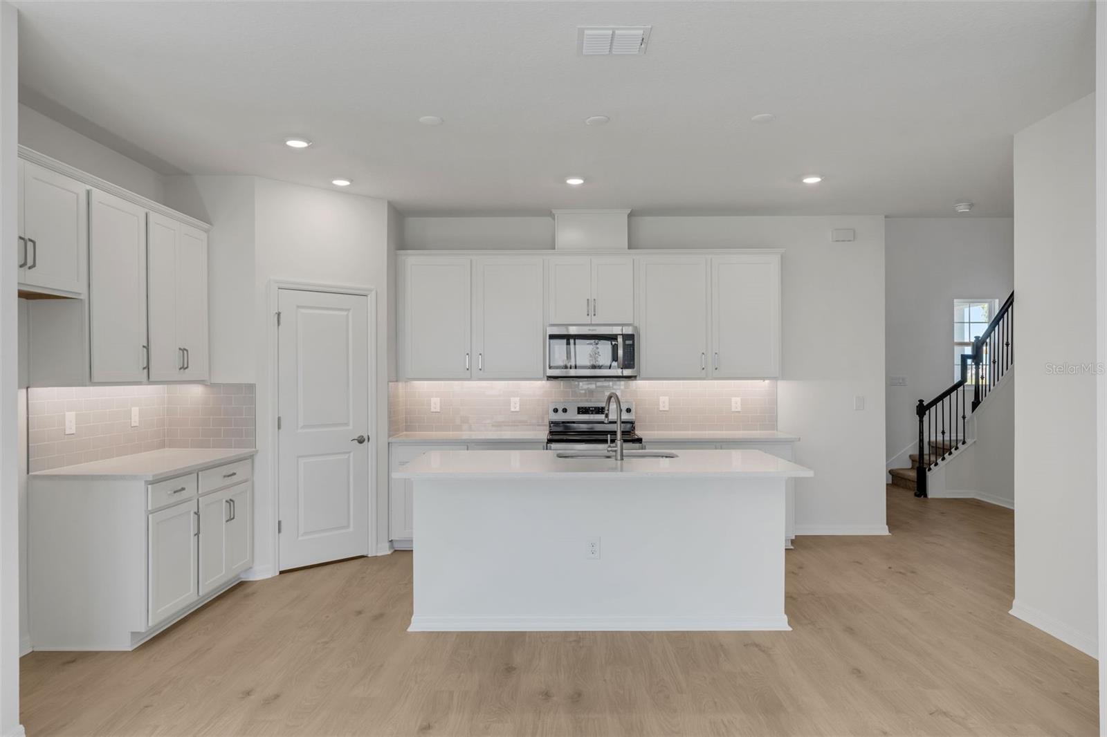 8112 Sunny Point Trl Property Photo 20