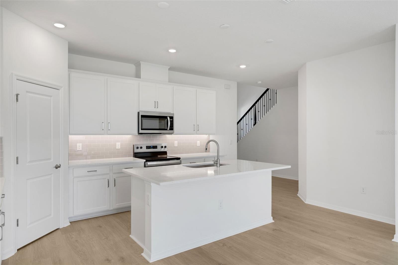 8112 Sunny Point Trl Property Photo 22