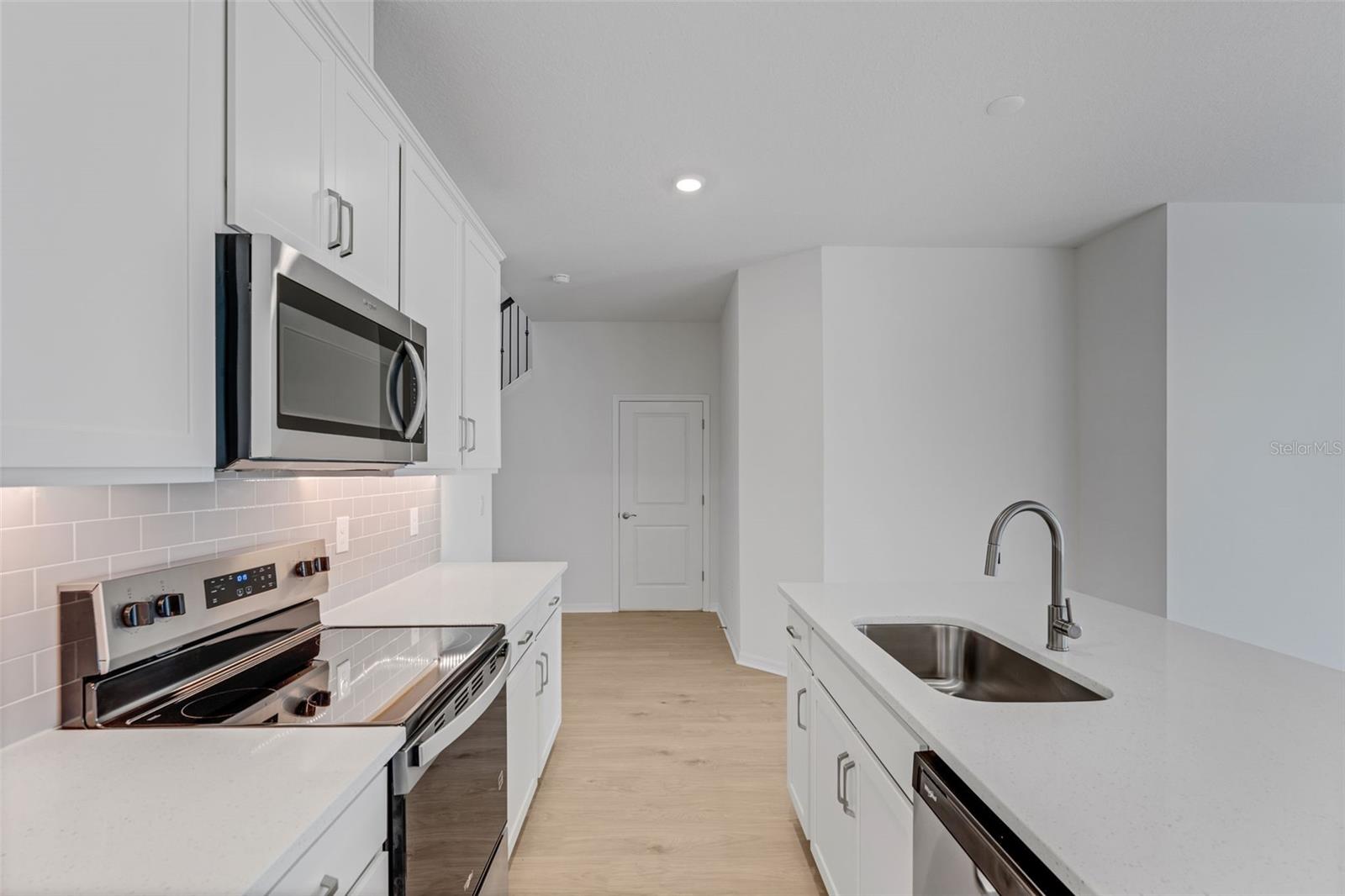8112 Sunny Point Trl Property Photo 24