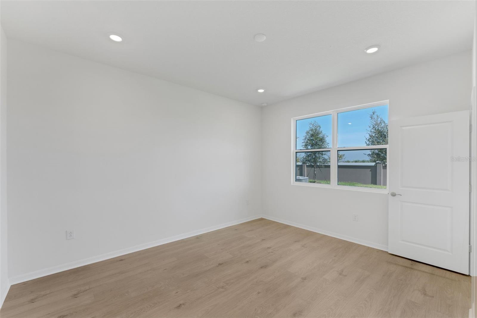 8112 Sunny Point Trl Property Photo 28