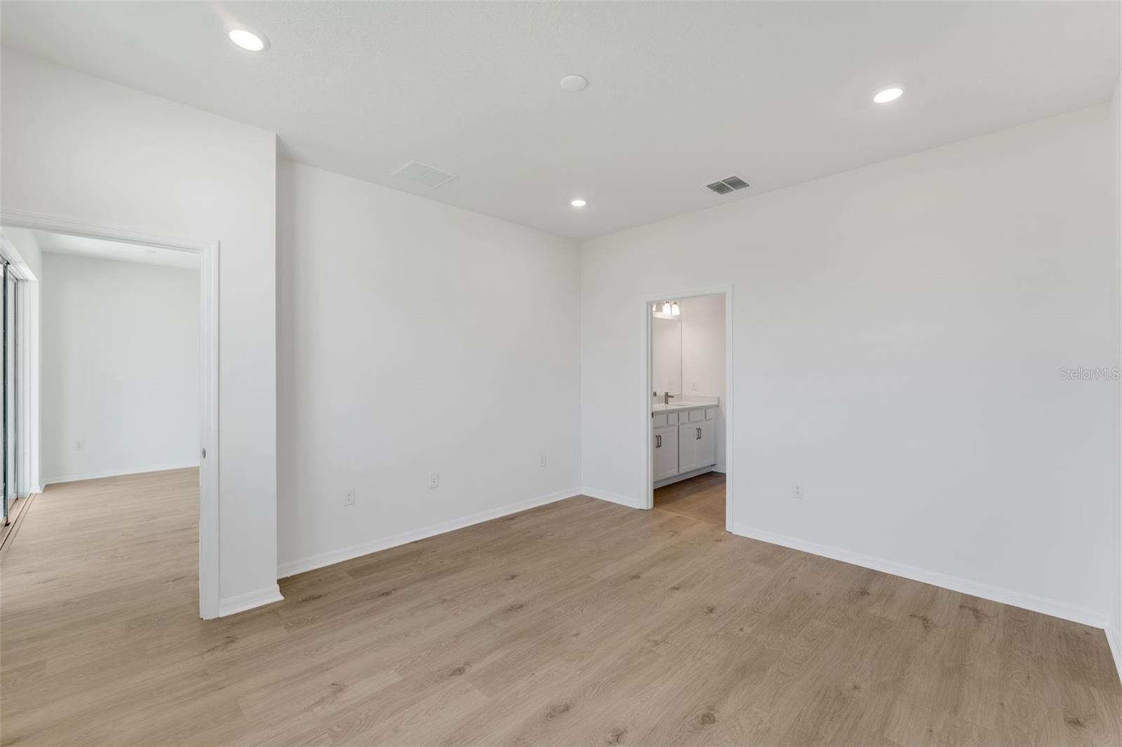 8112 Sunny Point Trl Property Photo 30