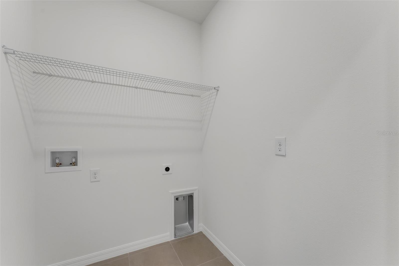 8112 Sunny Point Trl Property Photo 38