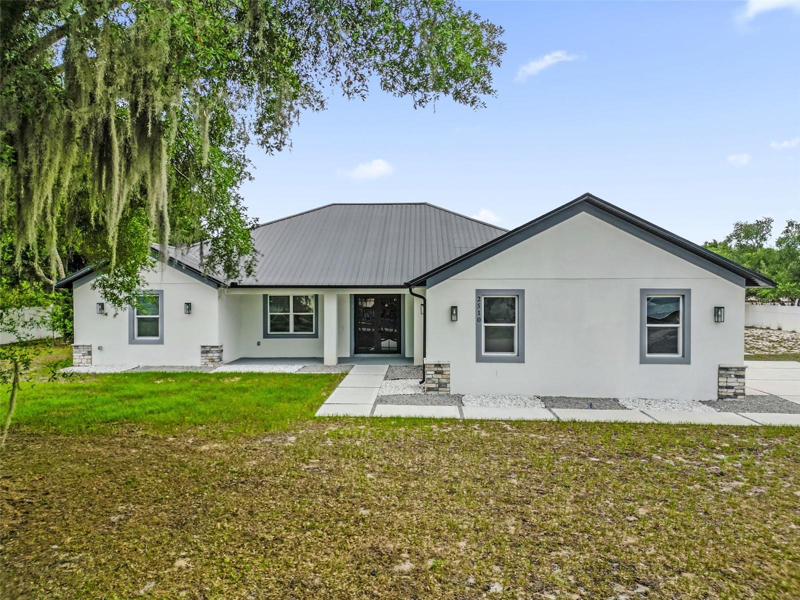 2510 LAKE FRONT DR