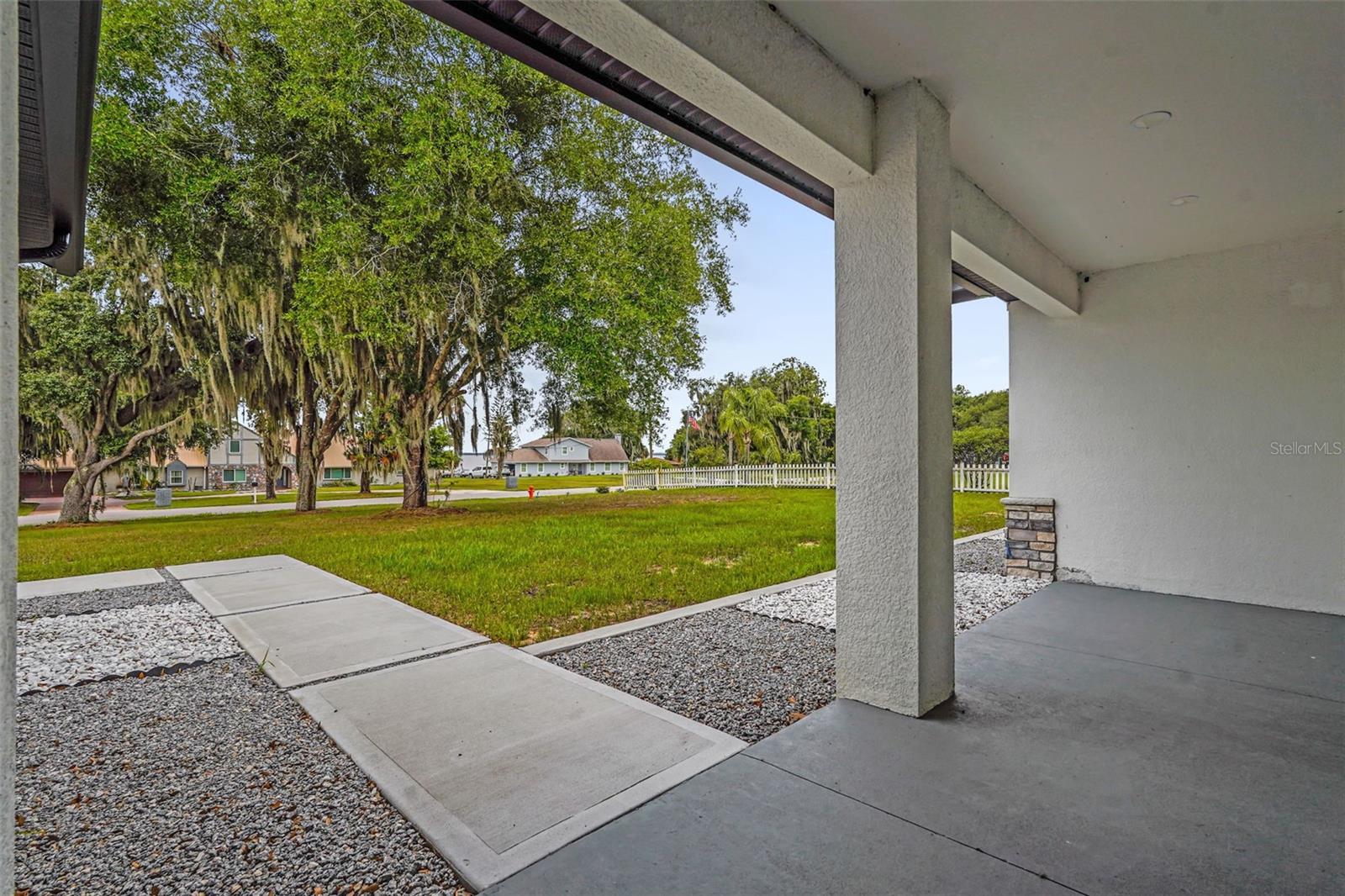 2510 Lake Front Dr Property Photo 35