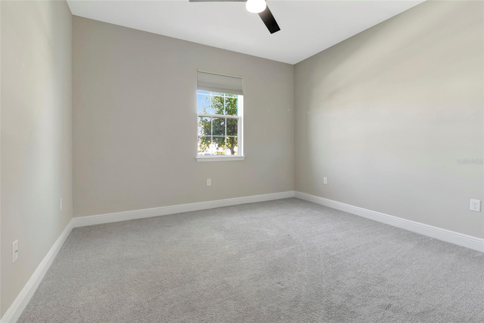 4418 Lions Gate Ave Property Photo 4