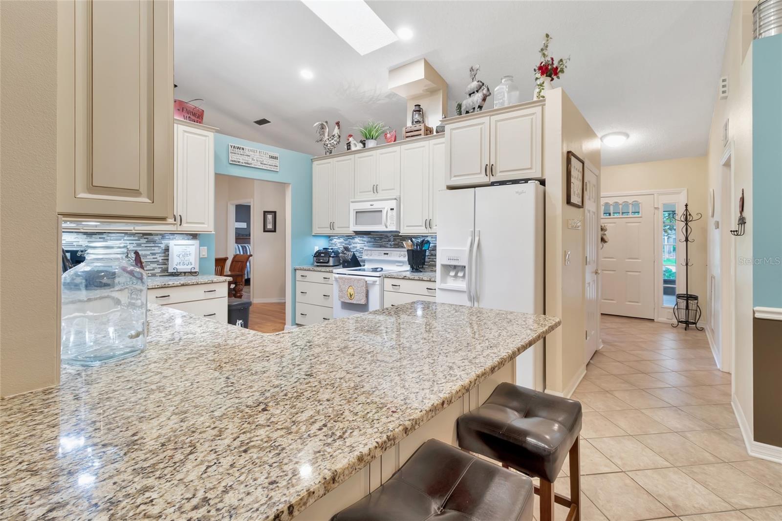 21830 King Edward Ct Property Photo 6