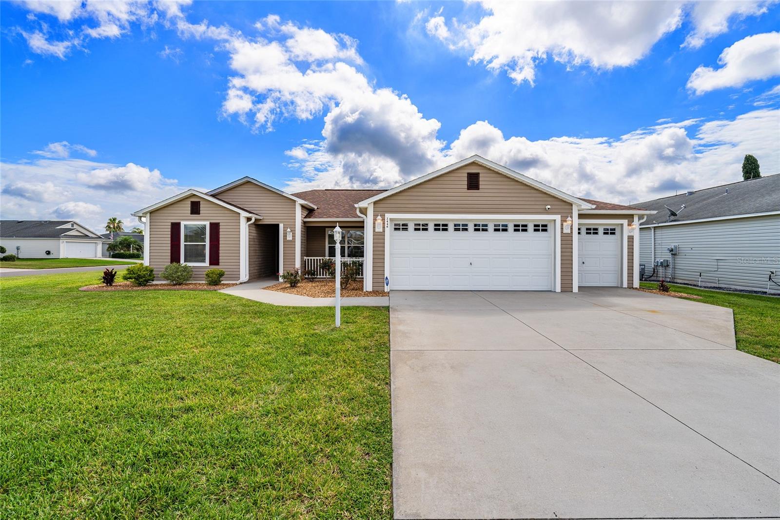 2446 Hopespring Loop Property Photo 1