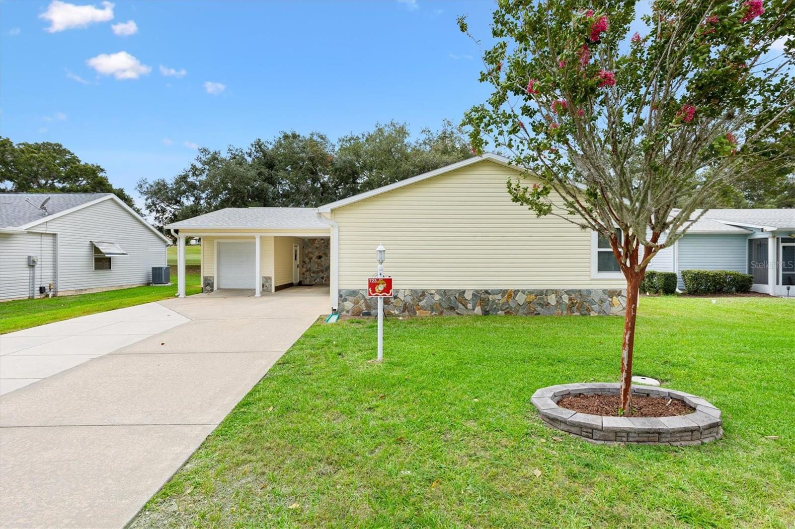 723 Heathrow Ave Property Photo