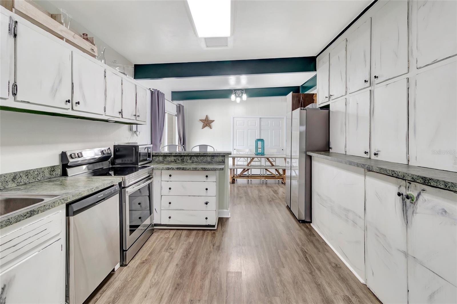 11900 Elbert St Property Photo 6