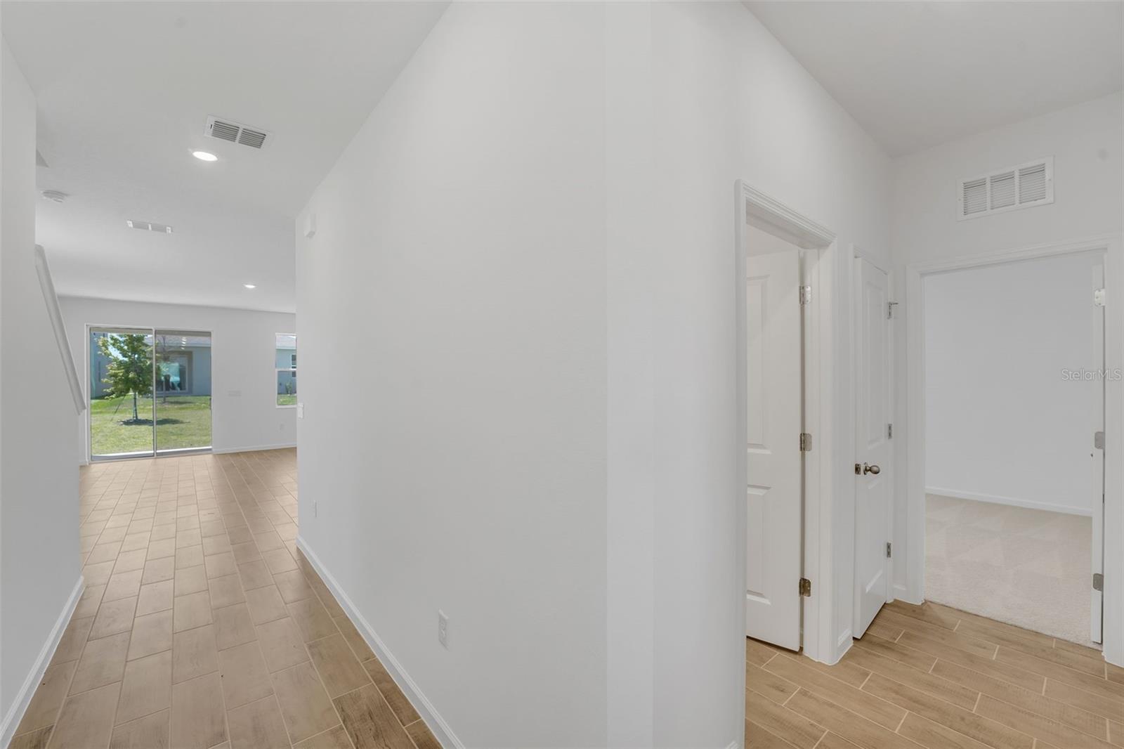 874 Sunshower Dr Property Photo 3