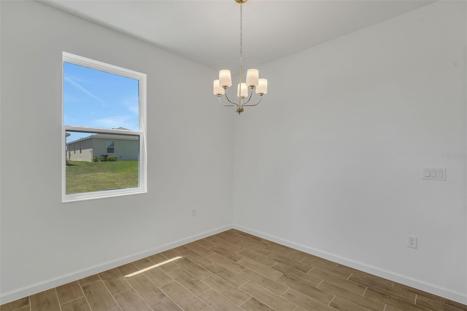 874 Sunshower Dr Property Photo 12