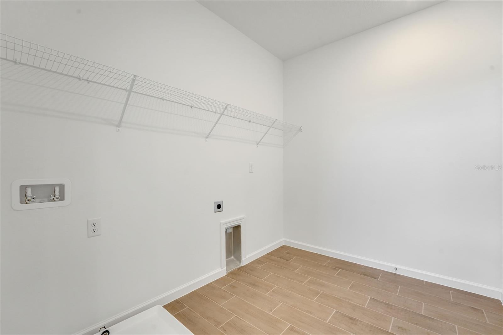874 Sunshower Dr Property Photo 23