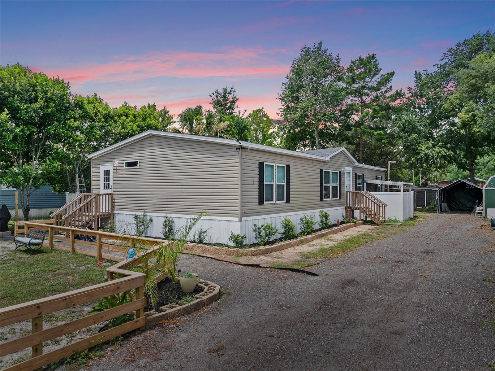 42215 Beech Ave Property Photo 1