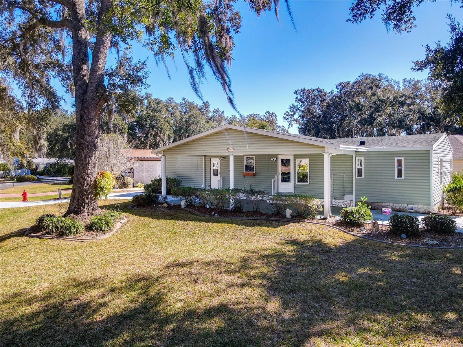 25533 BELLE HELENE Property Photo 1