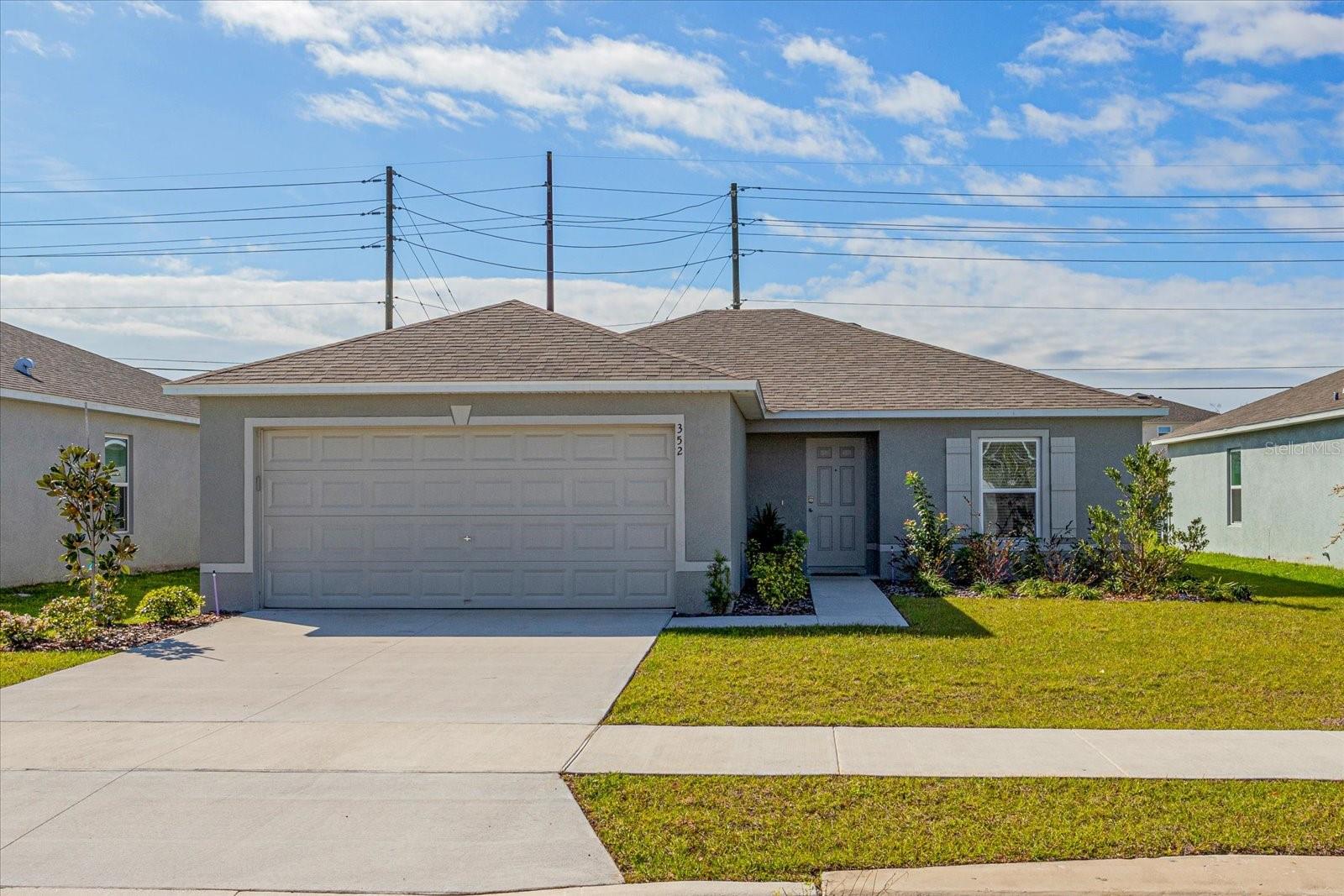 352 TOWNS CIR Property Photo 1