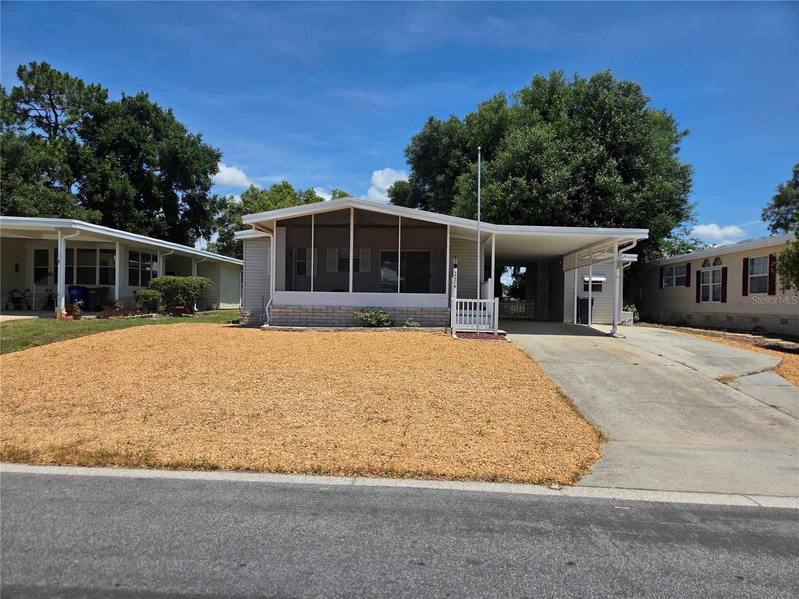 3224 MANATEE RD Property Photo 1