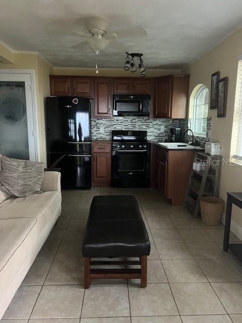 195 Mae St #b Property Photo 4