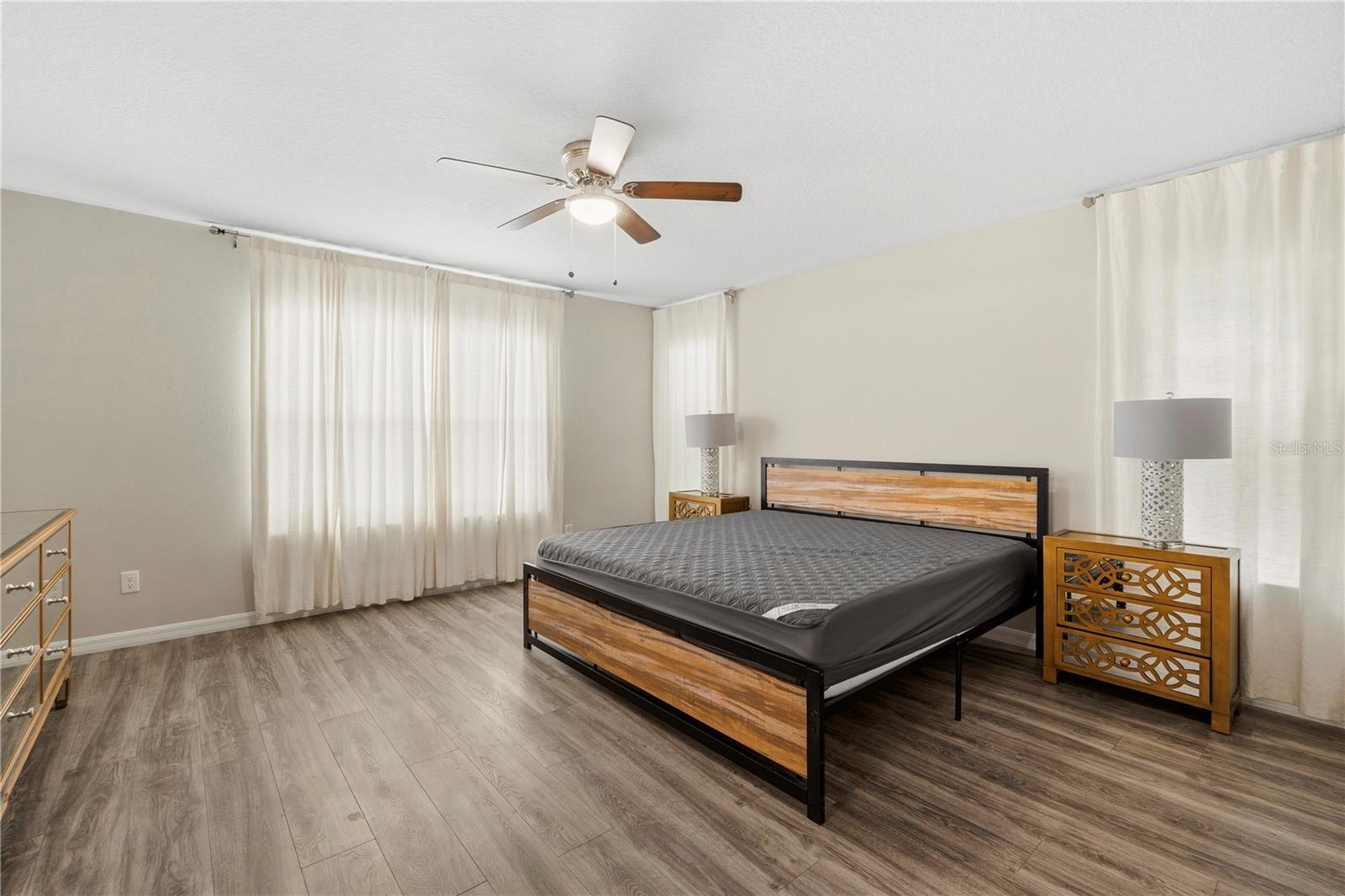 205 Aberdeen St Property Photo 24