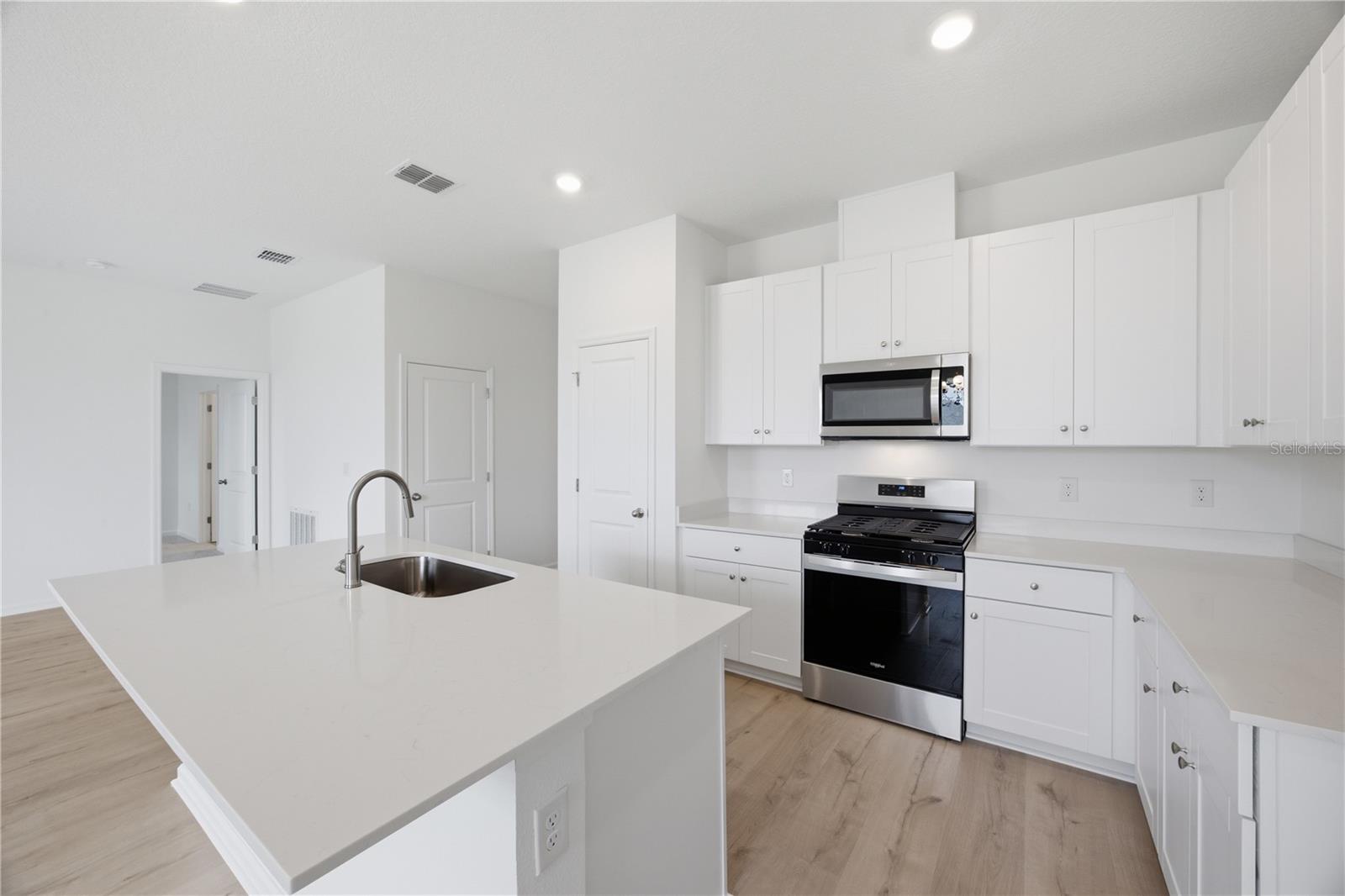 6205 Sanders Grove Cir Property Photo 6