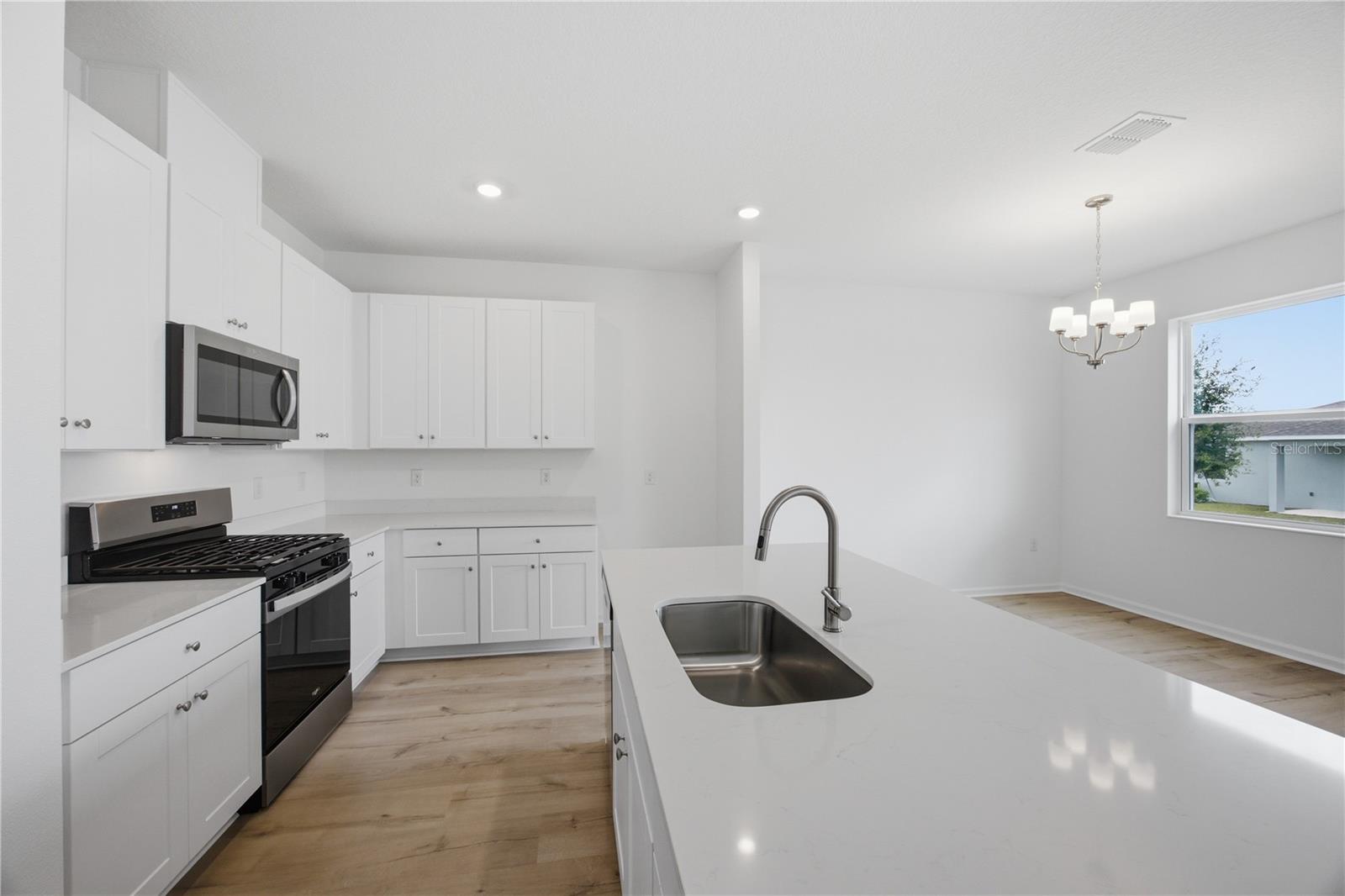 6205 Sanders Grove Cir Property Photo 7