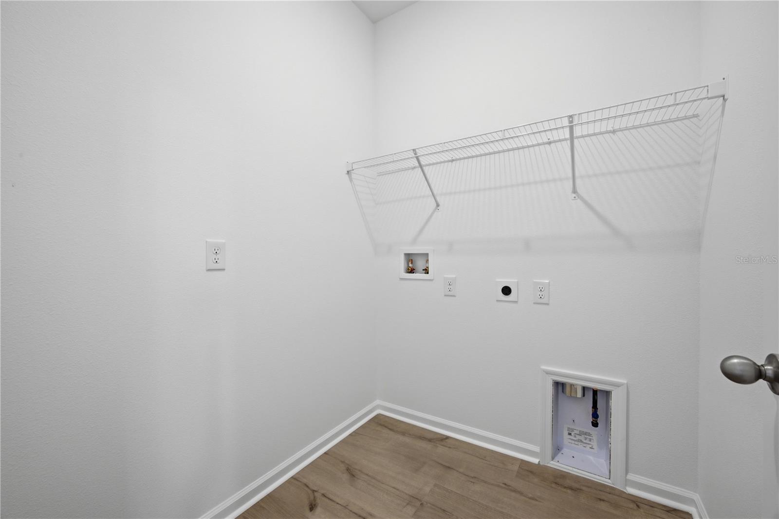 6205 Sanders Grove Cir Property Photo 22
