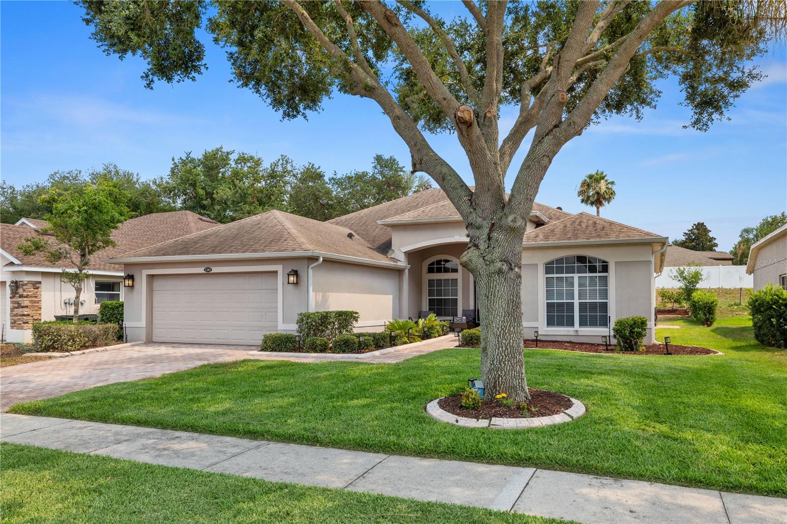 1283 LEGENDARY BLVD Property Photo 1