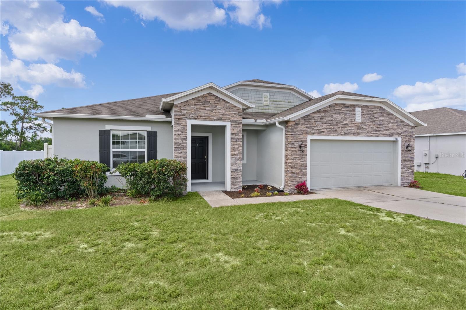 15344 White Tail Loop Property Photo 5