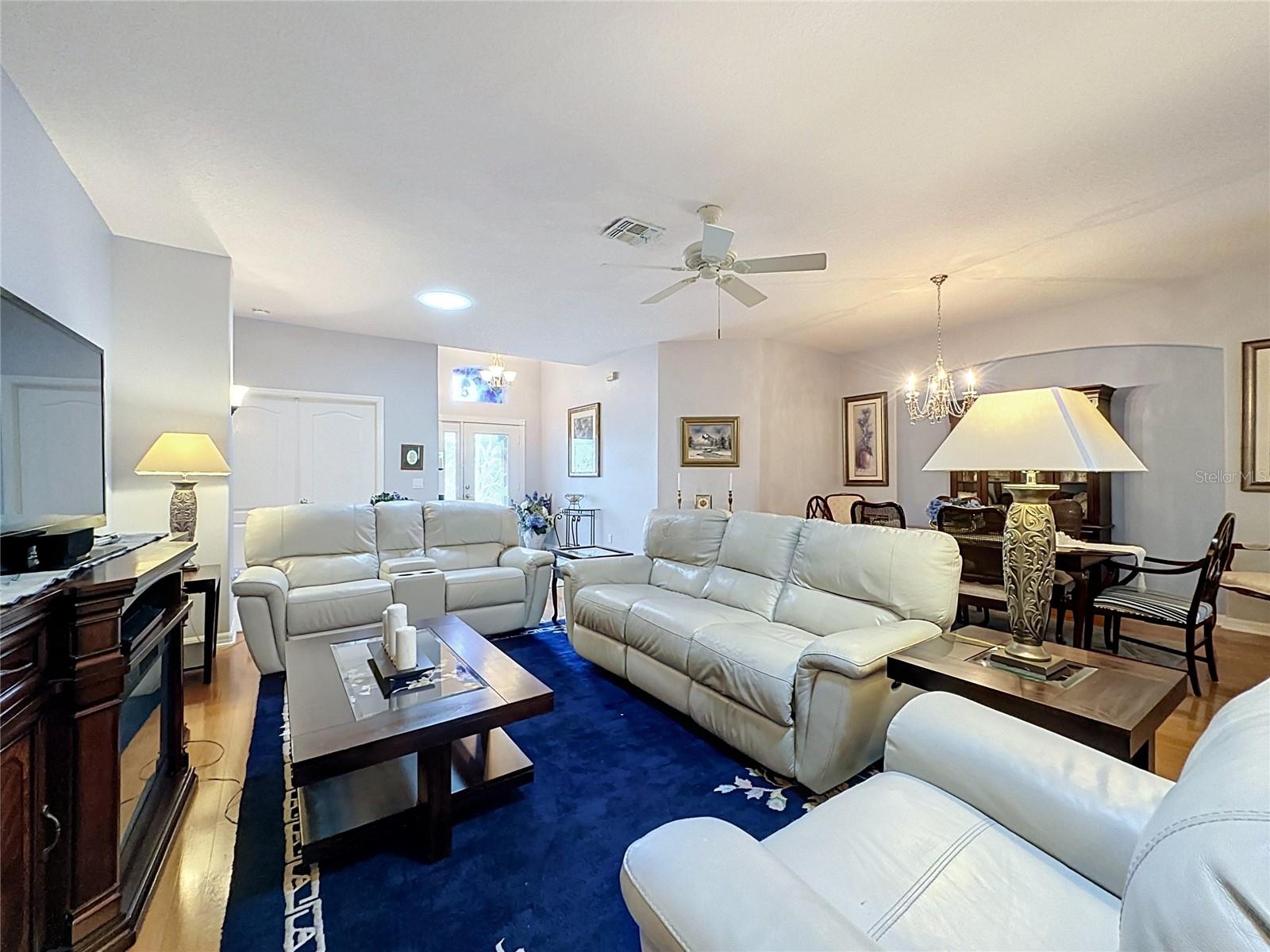 2265 Calvert Ct Property Photo 9