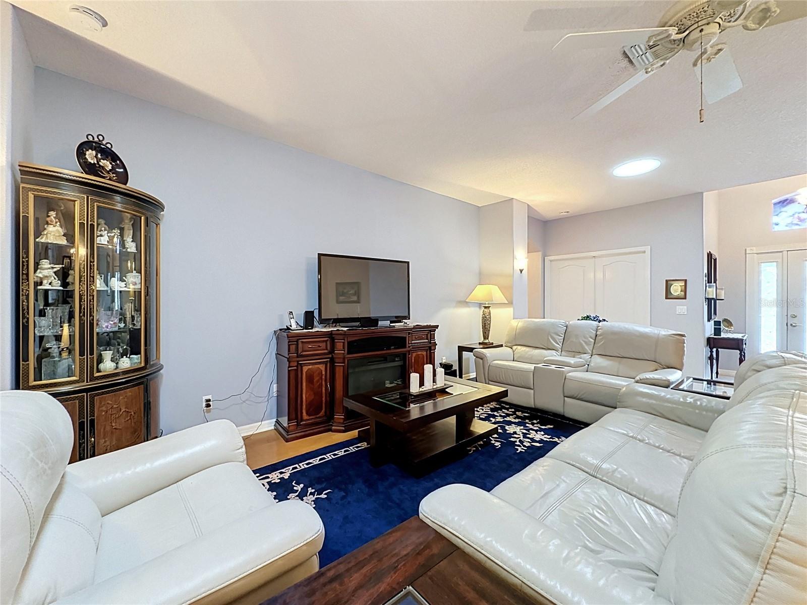 2265 Calvert Ct Property Photo 11