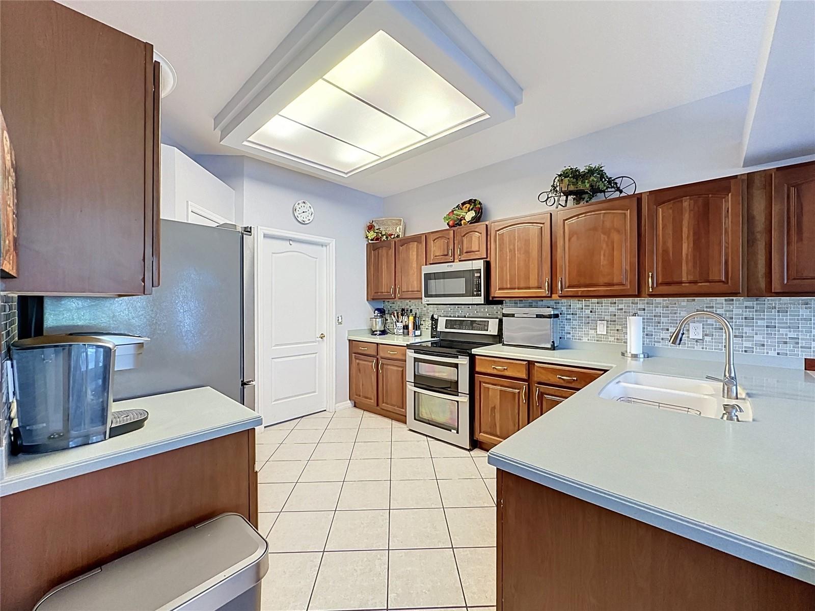 2265 Calvert Ct Property Photo 21