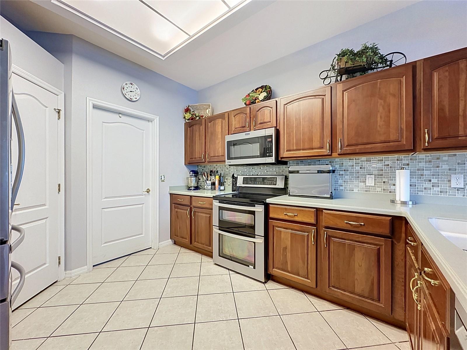 2265 Calvert Ct Property Photo 23