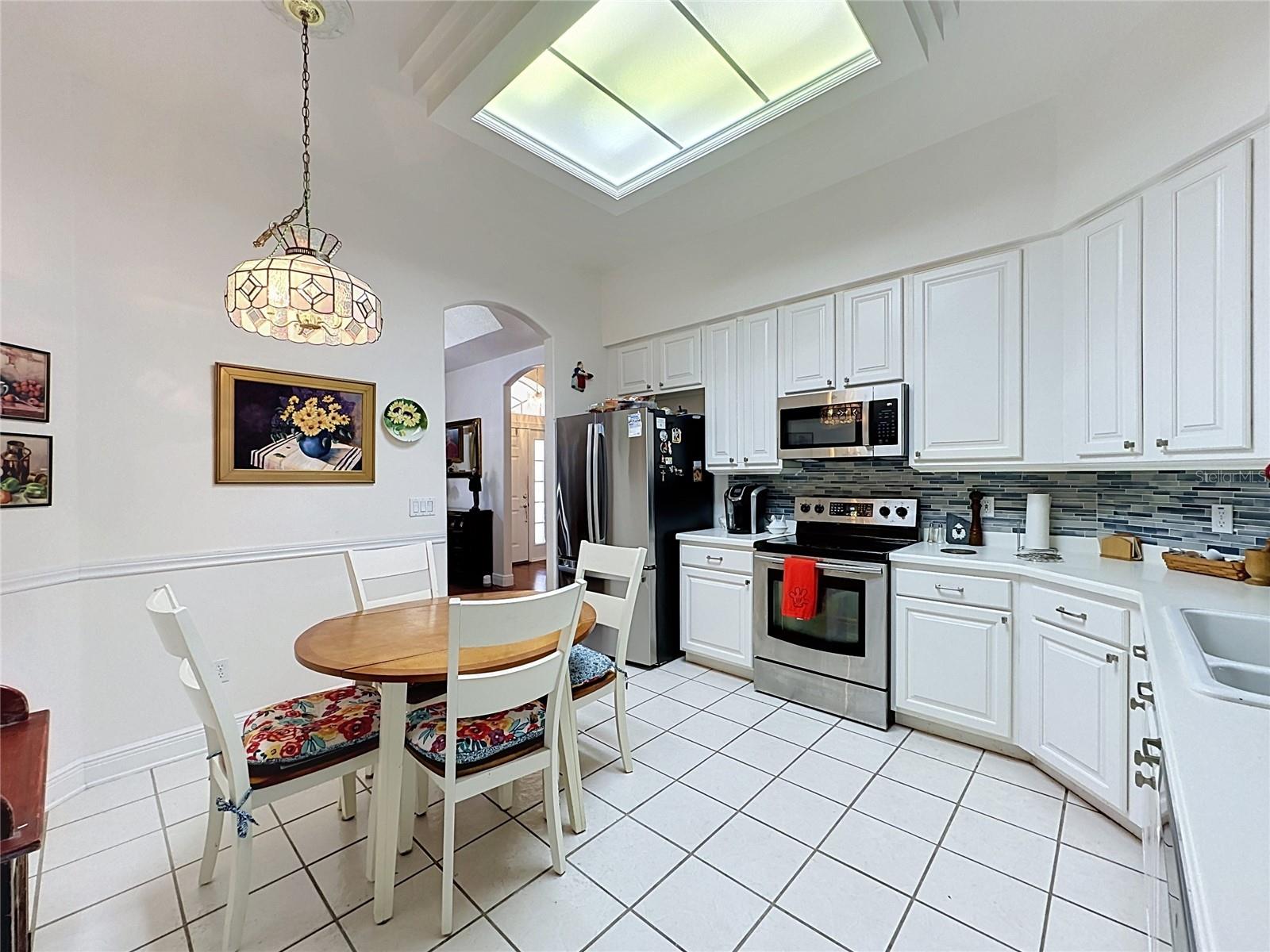 3916 Scarborough Ct Property Photo 14