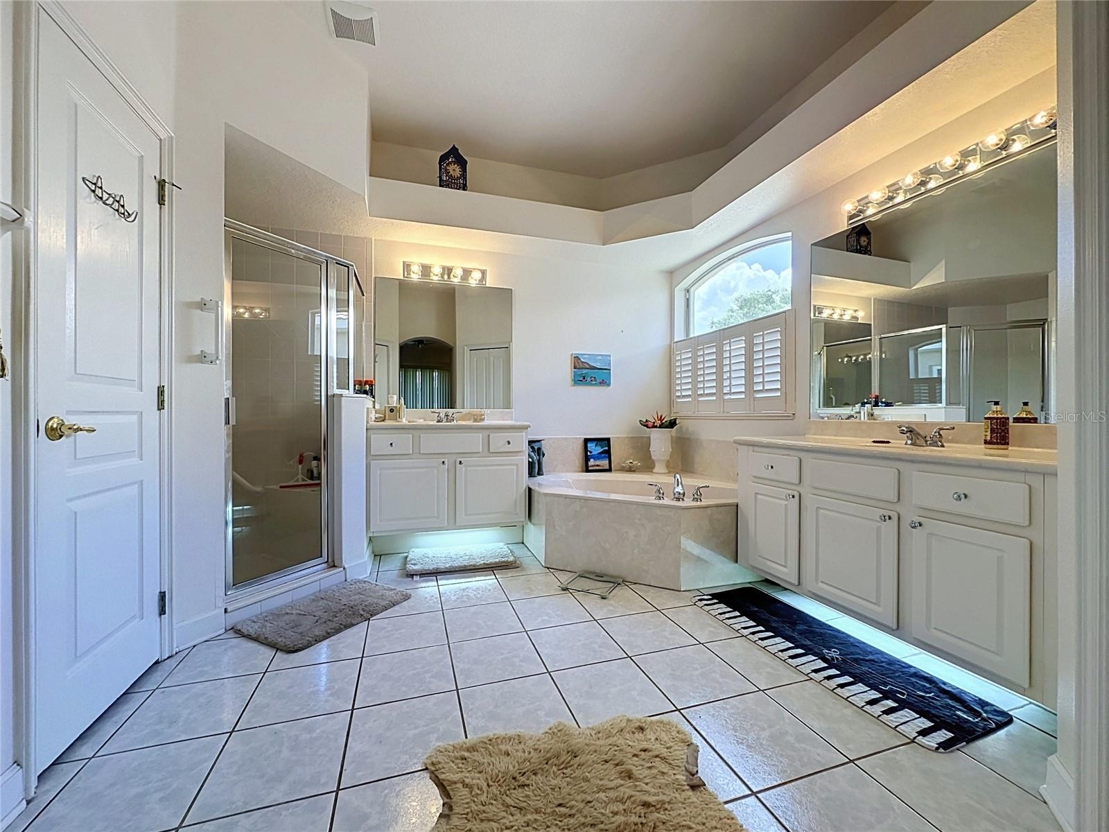 3916 Scarborough Ct Property Photo 24