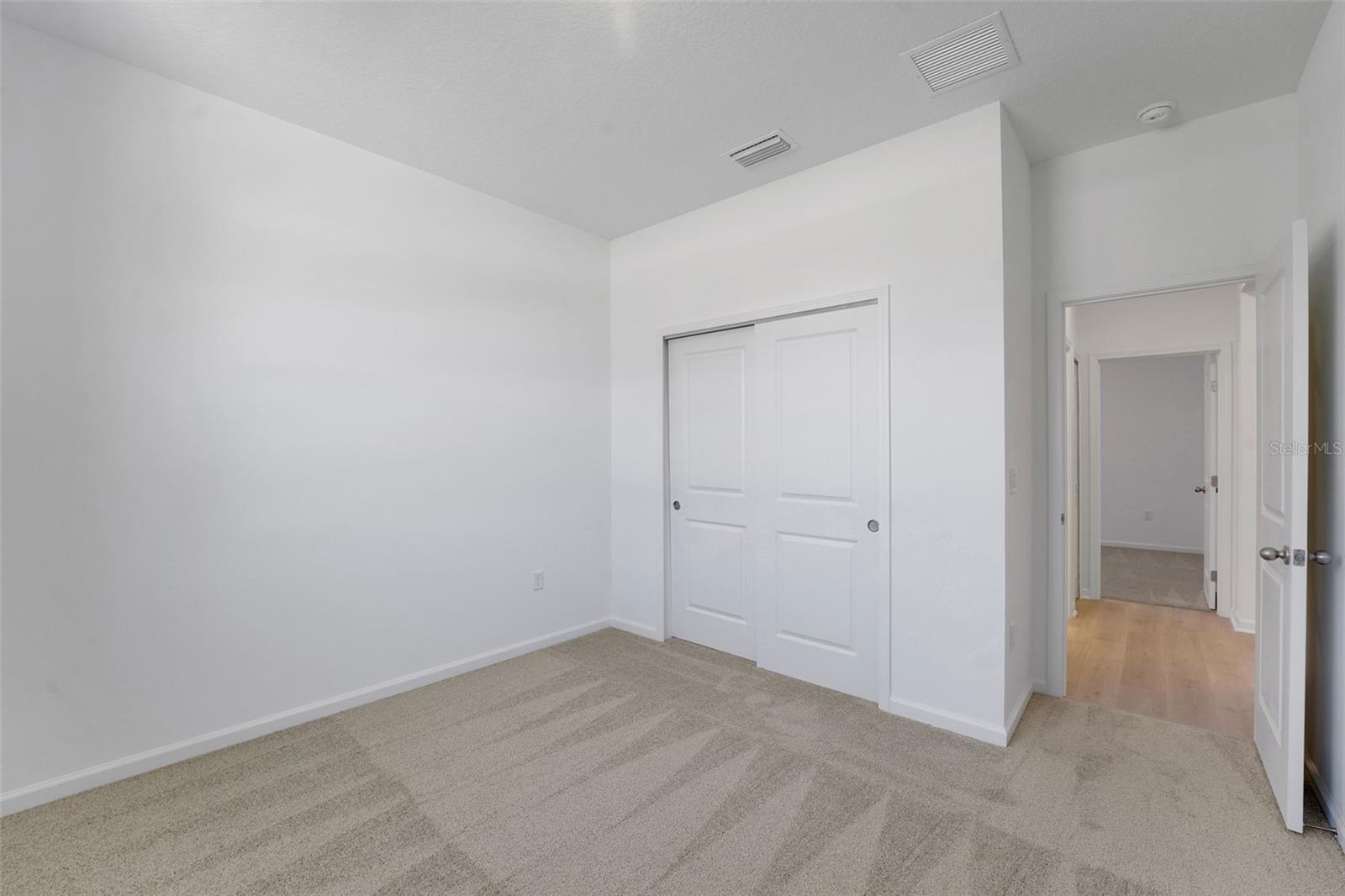300 Meredith Blvd Property Photo 6