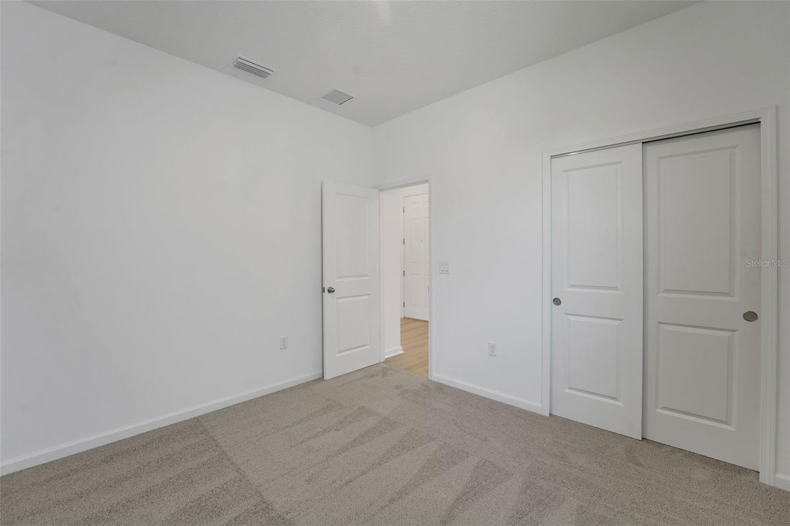 300 Meredith Blvd Property Photo 8