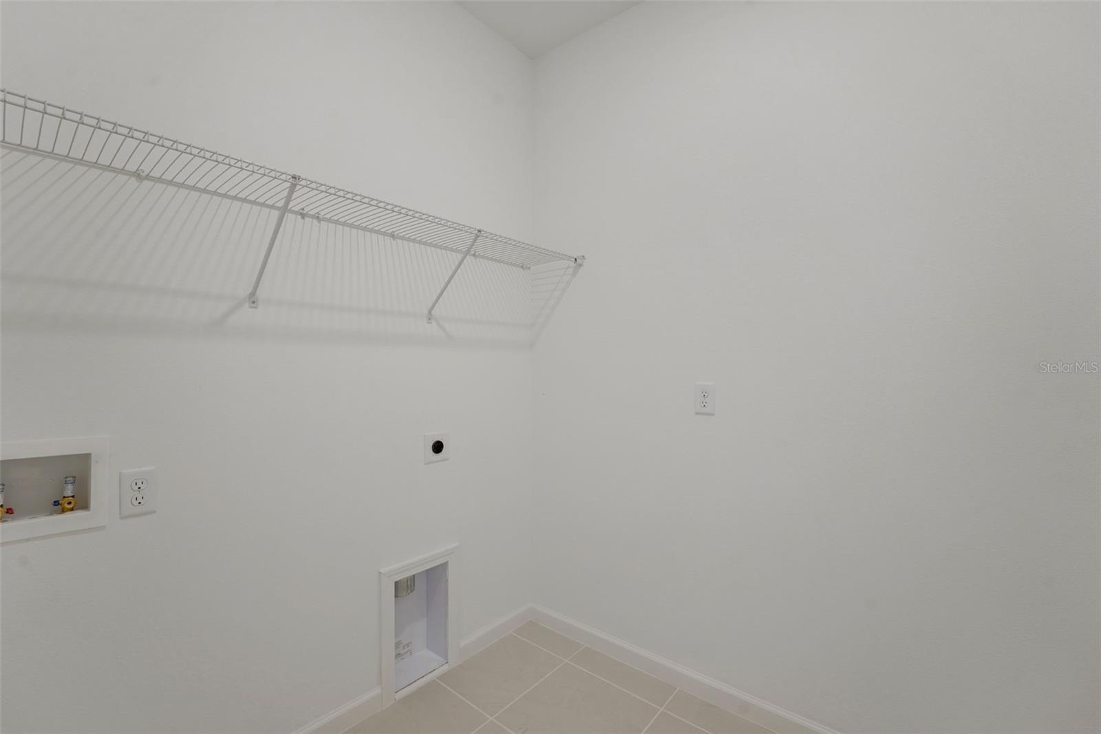 300 Meredith Blvd Property Photo 9